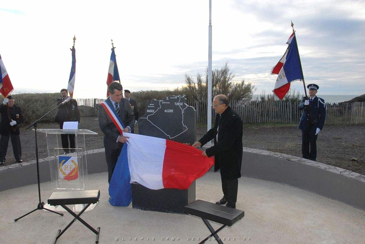 LA STELE DES P.N. AU CAP D AGDE AUX FALAISES DE LA CONQUE (101).jpg